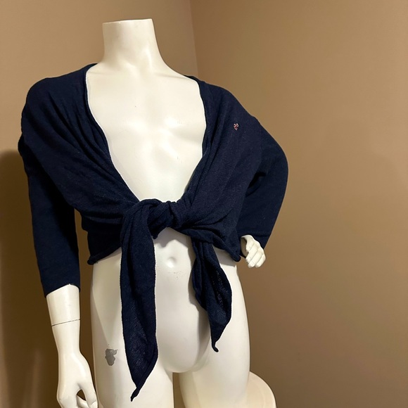 Hollister shawl - Picture 1 of 3